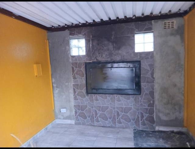 3 BEDROOM PROPERTY TO RENT IN DERSLEY